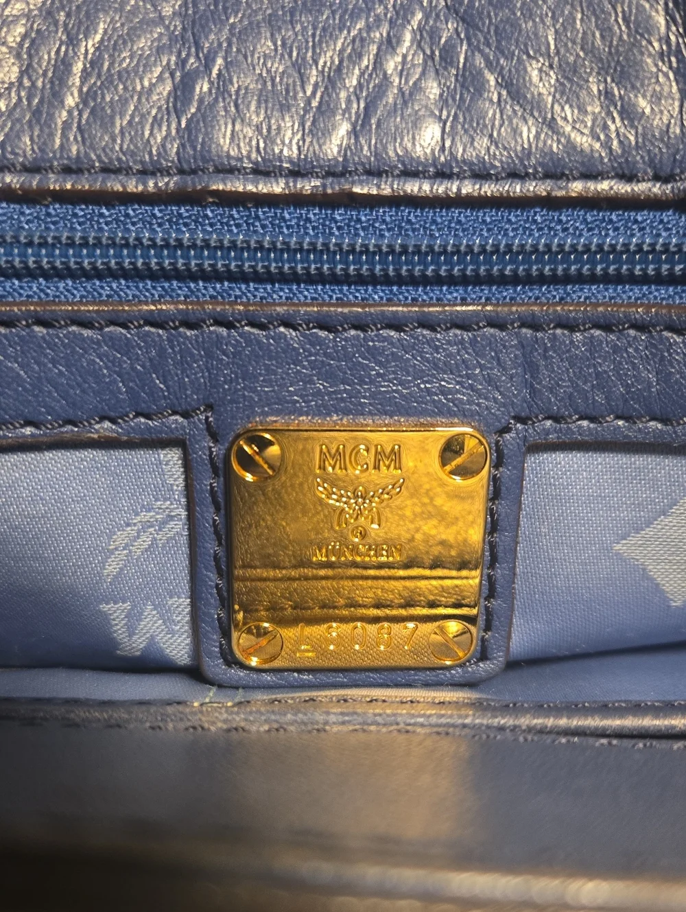 MCM top look blue
